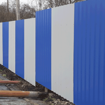 Установка забора из металлопрофиля