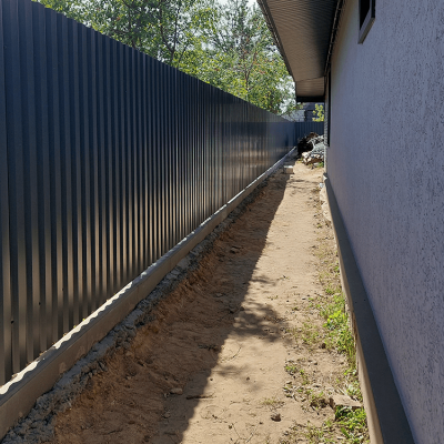 Забор из металлопрофиля